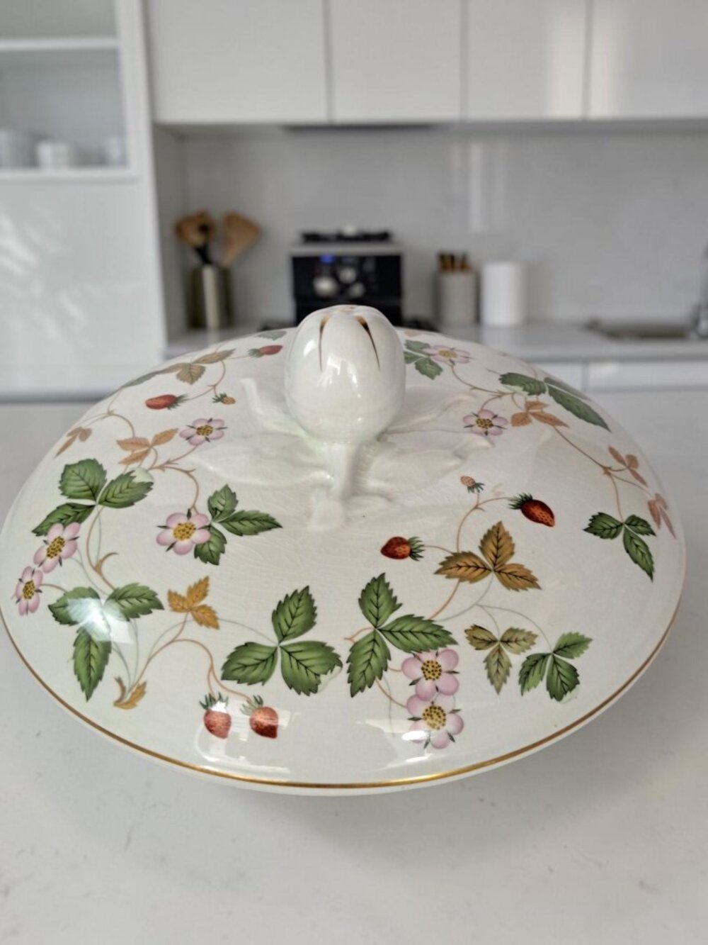 Wedgwood wild strawberry ice bucket lid only 8 1/8" diameter